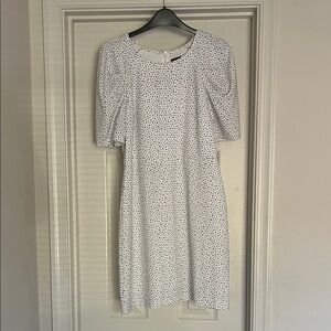 Banana Republic White and Black Dress size 6